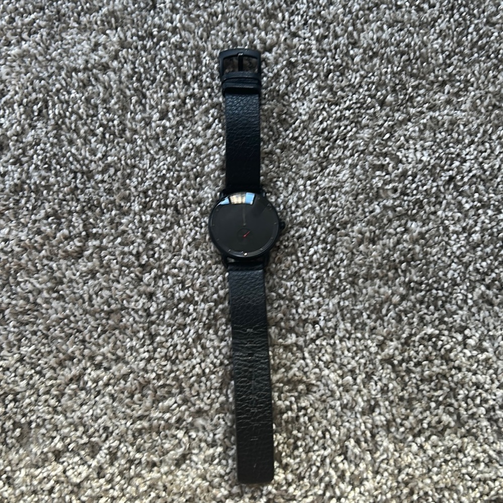 Men’s MVMT watch in black - NEEDS REPLACEMENT BATTERY.